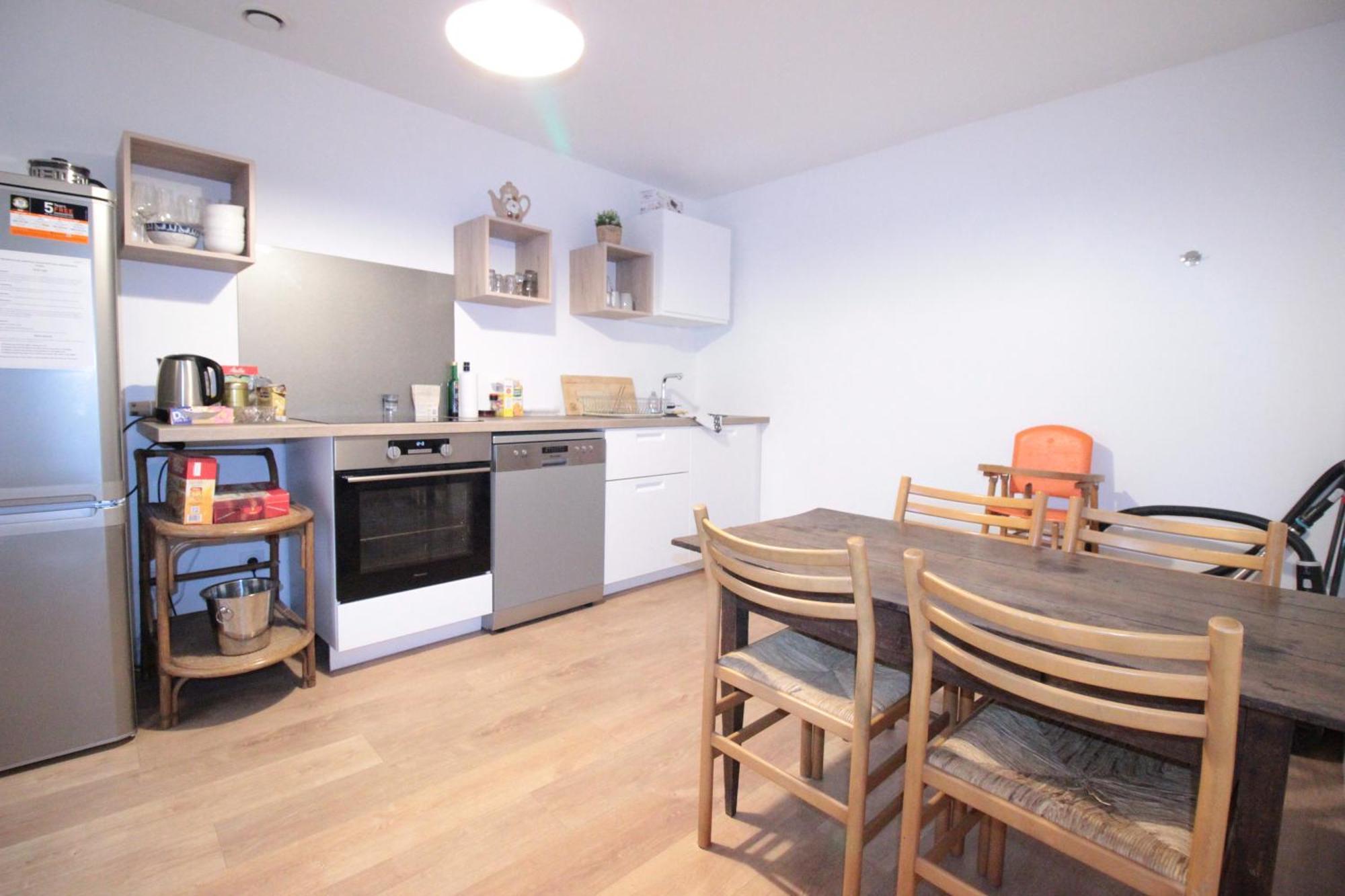 Logement Neuf "Meuse" - Hyper Centre - Parking Proche - Proche Gare - 4 Chambres - Terrasse Couverte - Wifi ! Gere Par Prestazen'Services Verdun-sur-Meuse Exterior foto