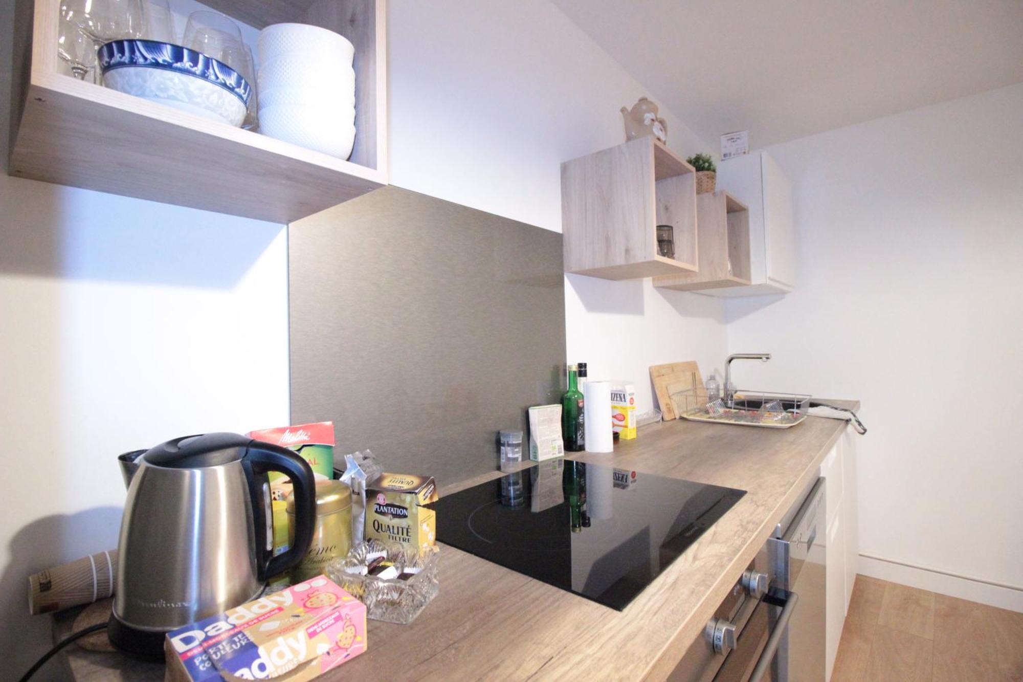 Logement Neuf "Meuse" - Hyper Centre - Parking Proche - Proche Gare - 4 Chambres - Terrasse Couverte - Wifi ! Gere Par Prestazen'Services Verdun-sur-Meuse Exterior foto