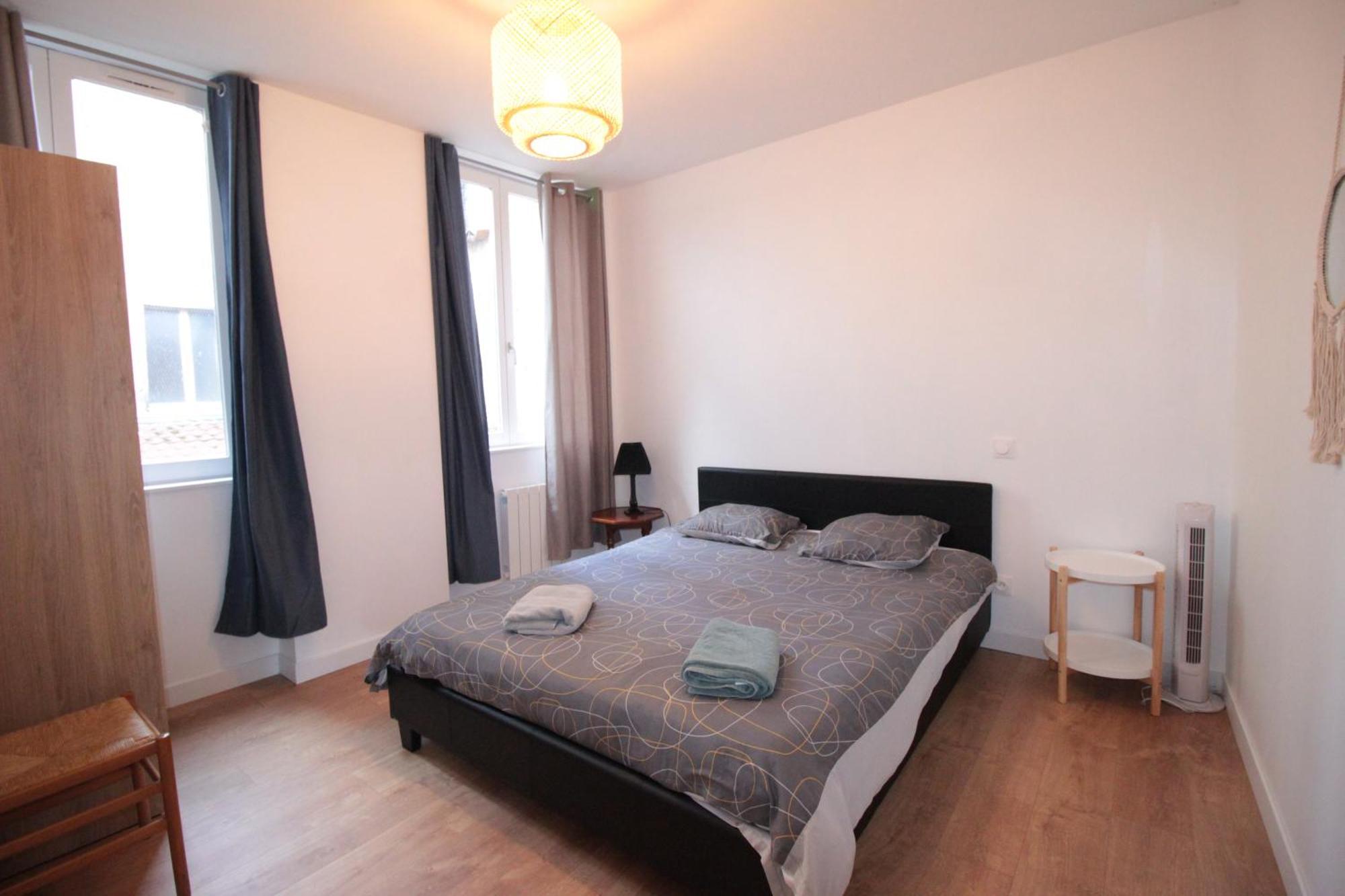 Logement Neuf "Meuse" - Hyper Centre - Parking Proche - Proche Gare - 4 Chambres - Terrasse Couverte - Wifi ! Gere Par Prestazen'Services Verdun-sur-Meuse Exterior foto